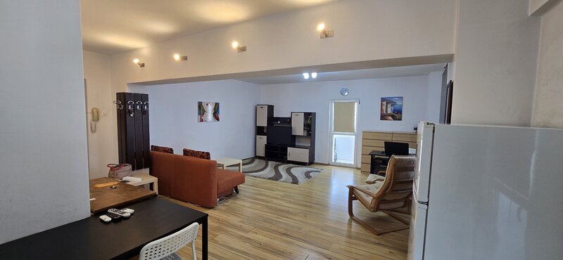 Central, Calea Calarasilor nr 178, bl 60